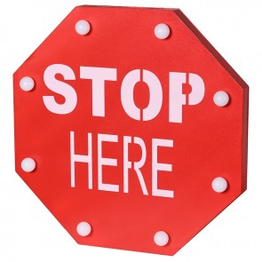 Červený led 'Stop Here' nápis